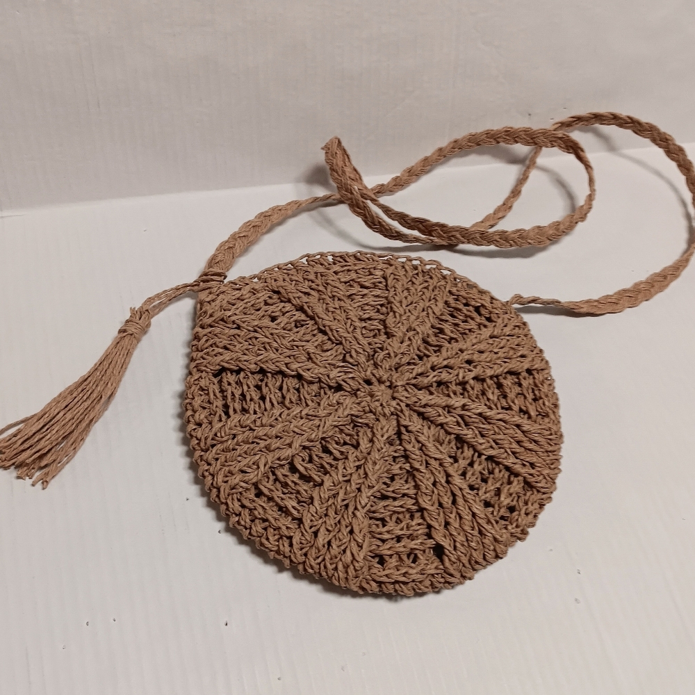 ROUND raffia-type shoulder bag
